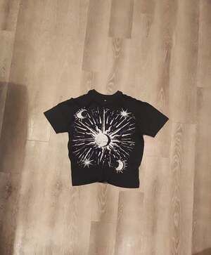 Goodie Two Sleeves Sun and Moon Celestial Graphic T-Shirt Black Size XS